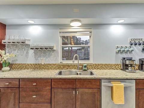 5151 Duhme Road, St Petersburg FL - photo 6 of 55