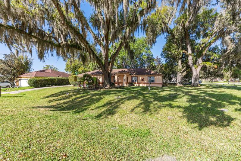 3 bedroom Single Family Residence at 10090 SW 78th Court, Hidden Lake Un 04, Ocala — photo 2