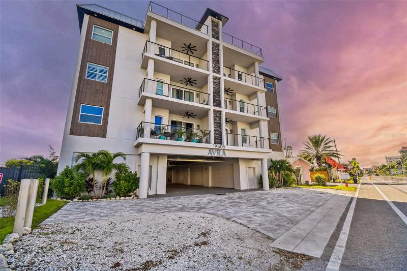 4 bedroom Condominium at 19505 GULF BOULEVARD #404, AVRA-CONDOS CONDO, INDIAN SHORES — photo 1