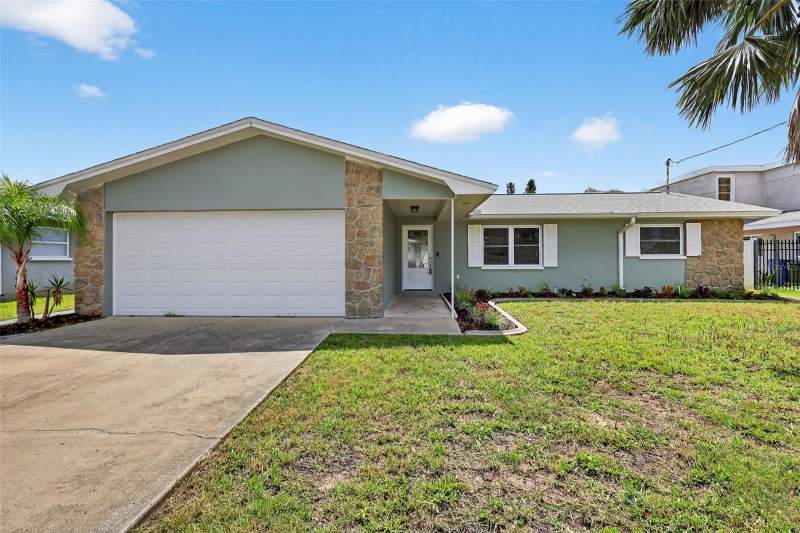2175 EDYTHE DRIVE home for sale in Harbor View Villas