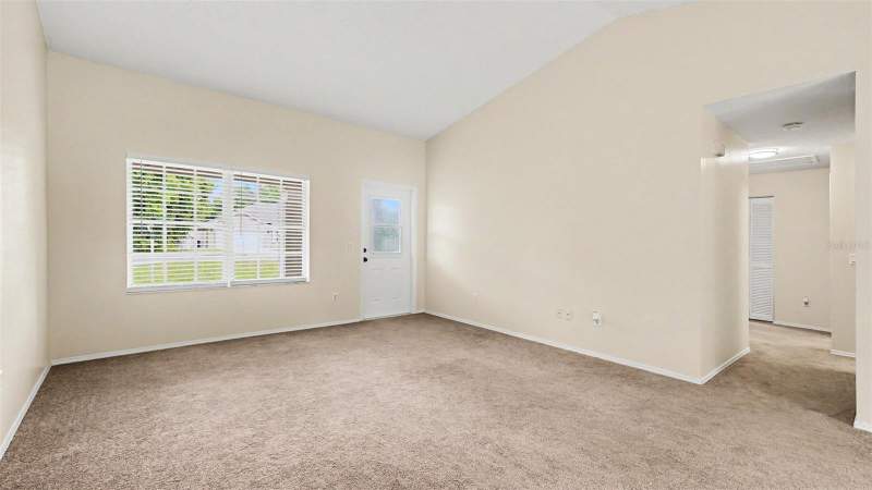 3 bedroom Single Family Residence at 206 Oak Circle, Silver Springs Shores, Ocala — photo 2