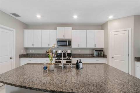 9440 Lemon Drop Loop, Sun City Center FL - photo 12 of 55