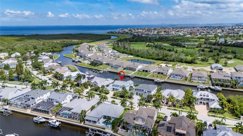 4 bedroom Single Family Residence at 715 Islebay Drive, Mirabay Ph 3B-2, Apollo Beach — photo 2