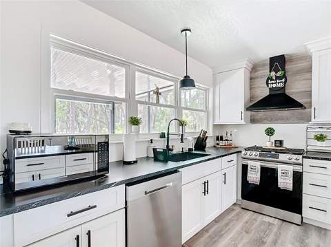 7374 Circle Drive, Lady Lake FL - photo 14 of 54