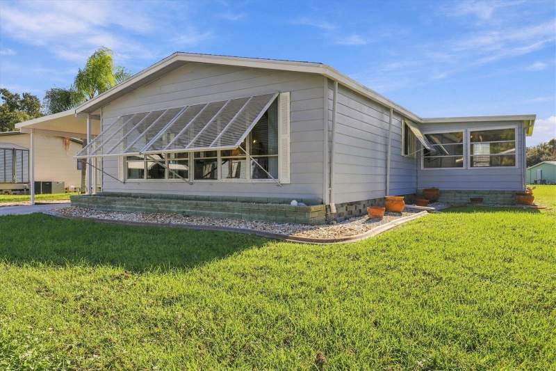 2 bedroom Manufactured Home at 785 Heathercreek Court, Tangerine Woods, Englewood — photo 3