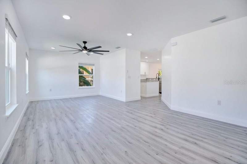 4 bedroom Single Family Residence at 1119 Willow Avenue, Holden Real Estate Companys Add, Sanford — photo 5