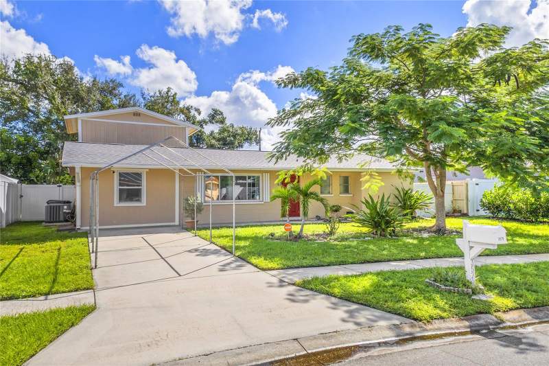 4 bedroom Single Family Residence at 3579 Bali Drive, Ridgewood Estates Add 05 Resub 01, Sarasota — photo 3