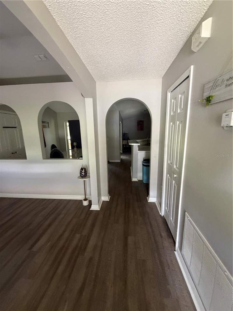 4 bedroom Single Family Residence at 346 Cocoa Court, Poinciana Village 1 Nbhd 1 North, Kissimmee — photo 2