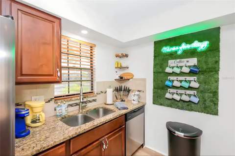 1532 Tangerine Street, Clearwater FL - photo 17 of 32