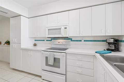 6105 Bahia Del Mar Circle #686, St Petersburg FL - photo 16 of 39