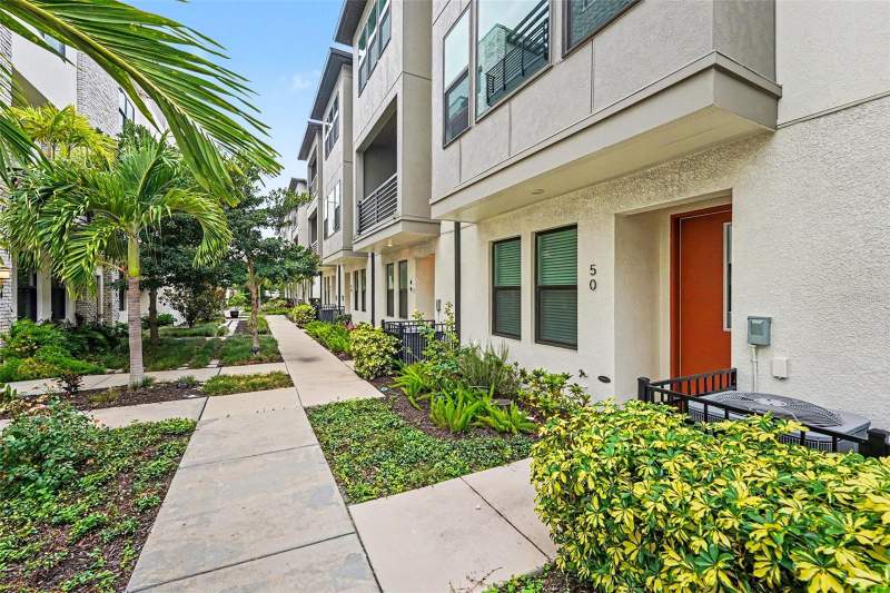 3 bedroom Townhouse at 2511 N Grady Avenue #50, Westshore Village Twnhms, Tampa — photo 3