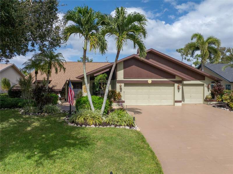 3 bedroom Single Family Residence at 7121 Twin Eagle Lane, Eagle Ridge, Fort Myers — photo 2