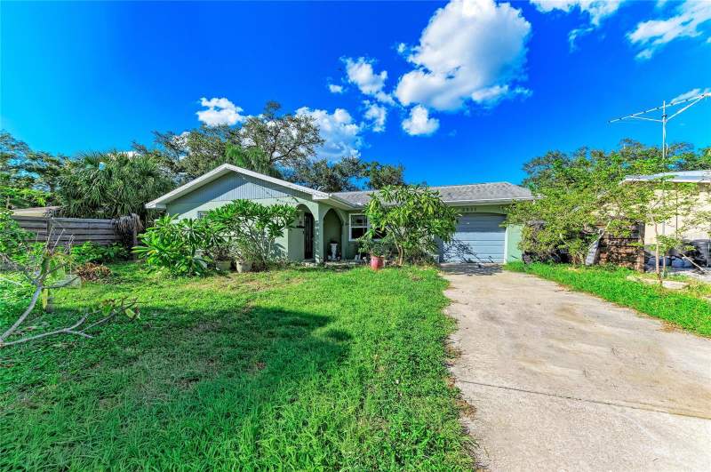 3 bedroom Single Family Residence at 2821 Yorktown Street, Colonial Terrace, Sarasota — photo 2