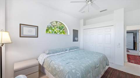 8009 Hampton Court, University Park FL - photo 19 of 67