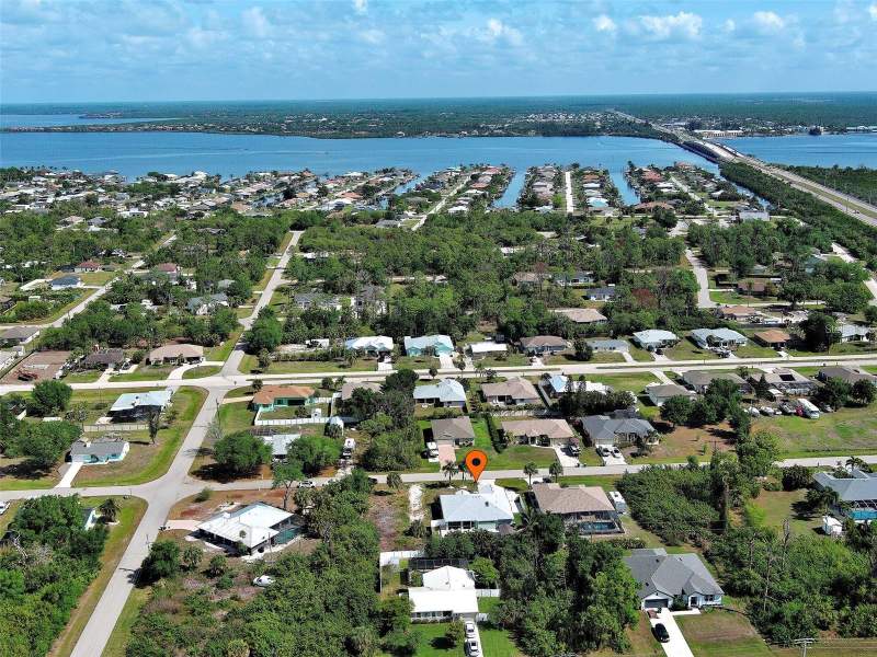 3 bedroom Single Family Residence at 13679 Drysdale Avenue, Port Charlotte Sec 052, Port Charlotte — photo 4