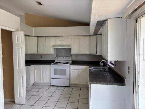 833 Oglethorpe Court, Kissimmee FL - photo 9 of 28