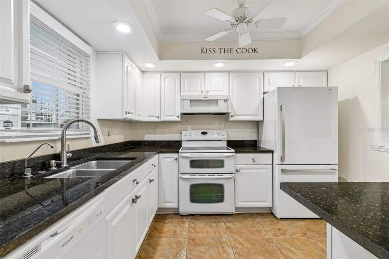 2 bedroom Condominium at 10387 Carrollwood Lane #303, The Grand At Olde Carrollwood, Tampa — photo 3