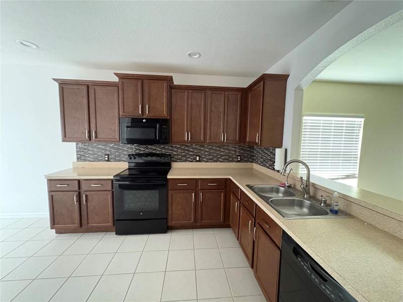 3 bedroom Single Family Residence at 6889 Glenbrook Drive, Glenbrook Chase, Lakeland — photo 2