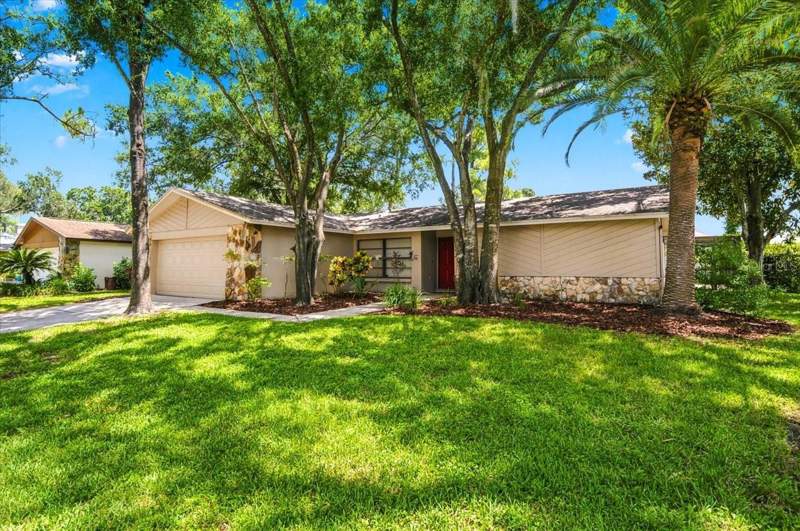 3 bedroom Single Family Residence at 14105 Knottingsley Place, Village Xiii Unit 1 Of Carroll, Tampa — photo 2