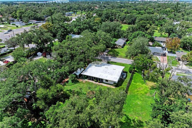 2 bedroom Single Family Residence at 319 20th Street, City Of Bradenton N. Of SR 64, Bradenton — photo 2
