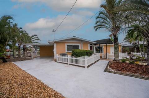 4223 Royal Palm Drive, Bradenton FL - photo 9 of 53