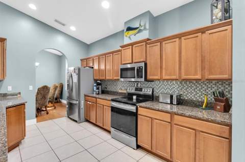 6020 Montana Avenue, New Port Richey FL - photo 11 of 47