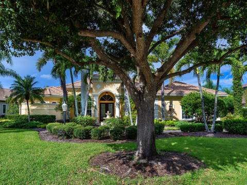 6906 Belmont Court, Lakewood Ranch FL - photo 6 of 79