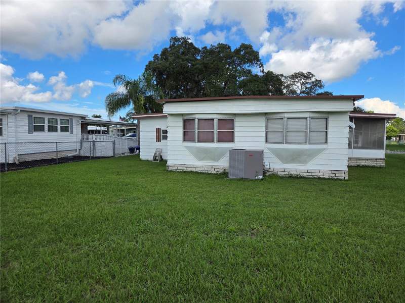 2 bedroom Mobile Home at 7478 Western Circle Drive, High Point, Brooksville — photo 4