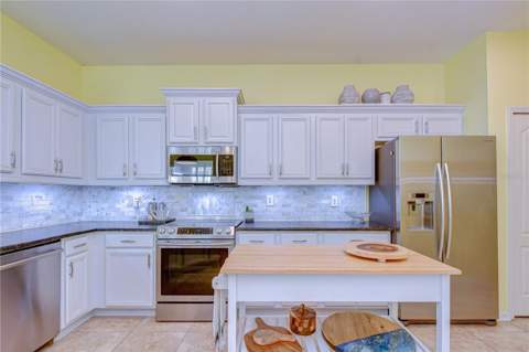 3332 Chapel Creek Circle, Wesley Chapel FL - photo 15 of 80