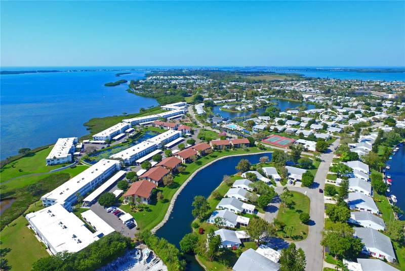 2 bedroom Condominium at 9411 Concord Circle, Mount Vernon Ph 1-B, Bradenton — photo 5
