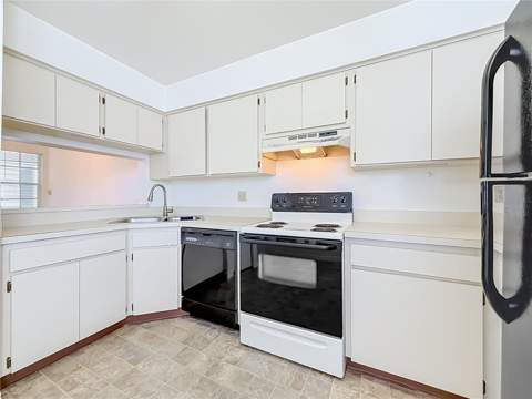 6810 Stones Throw Circle #13302, St Petersburg FL - photo 11 of 49
