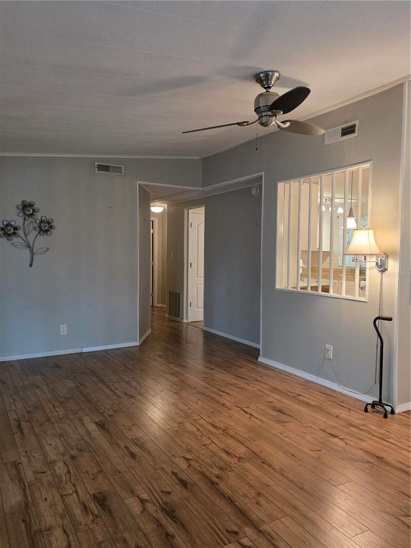 2 bedroom Manufactured Home at 2159 Canopy Circle #135, Zellwood Station, Zellwood — photo 2