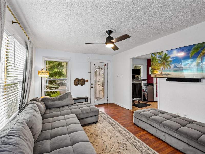 2 bedroom Single Family Residence at 910 E Eskimo Avenue, Spring Hill Add Corr, Tampa — photo 4
