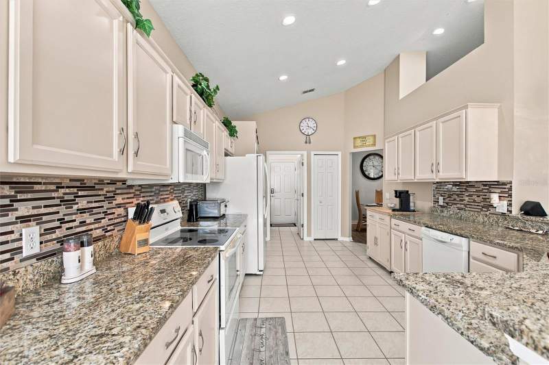 2 bedroom Single Family Residence at 217 Fleming Ln, Ridgewood Lakes Village 04A, Davenport — photo 3