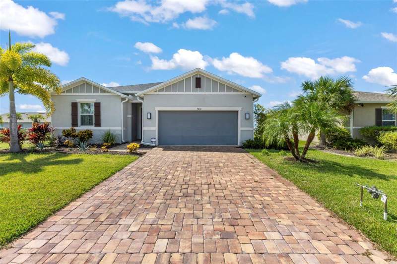 4 bedroom Single Family Residence at 7434 35th Lane, Grady Pointe, Sarasota — photo 2