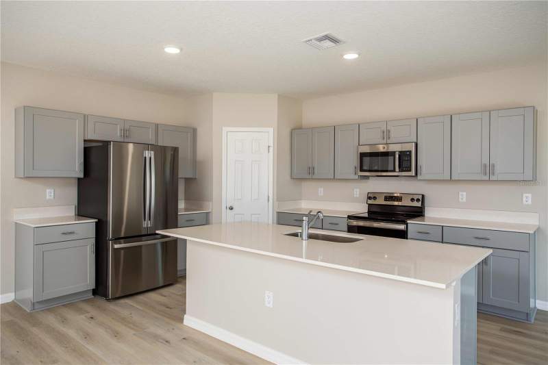 5 bedroom Single Family Residence at 1704 Vanilla Street, Scenic Terrace, Haines City — photo 2
