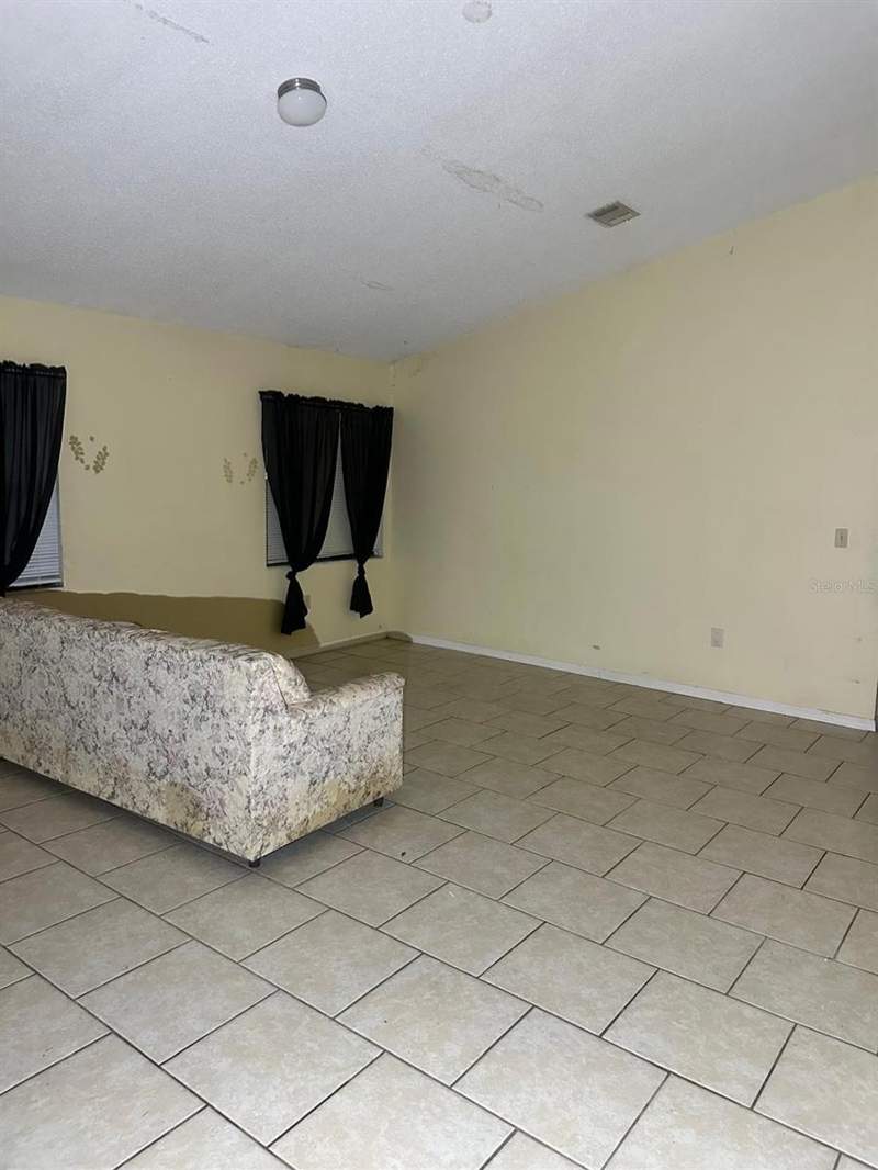 4 bedroom Single Family Residence at 805 Del Prado Drive, Poinciana Village 1 Nbhd 1 South, Kissimmee — photo 5