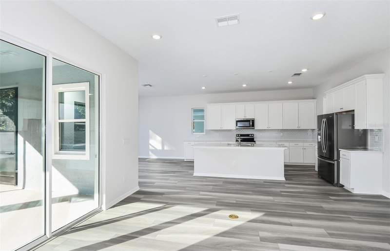 5 bedroom Single Family Residence at 4833 Finley Drive, Hartford Terrace Phase 2A, Davenport — photo 5