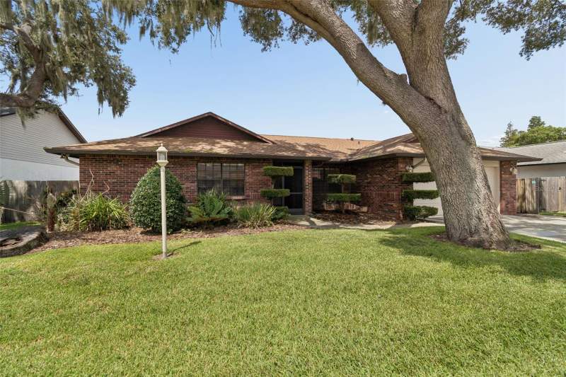 4 bedroom Single Family Residence at 653 Timber Pond Drive, Timber Pond Sub Unit 2, Brandon — photo 4