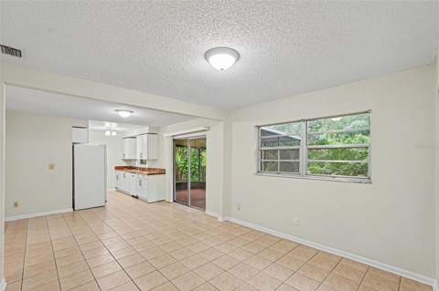 1122 Estatewood Drive, Brandon FL - photo 7 of 17