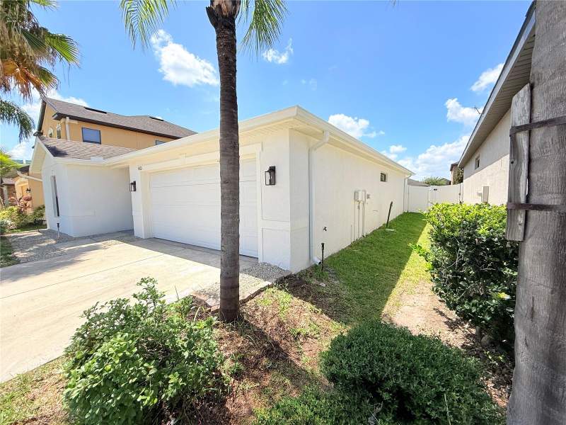 3 bedroom Single Family Residence at 14323 Haddon Mist Drive, Highland Estates Ph 2B, Wimauma — photo 4