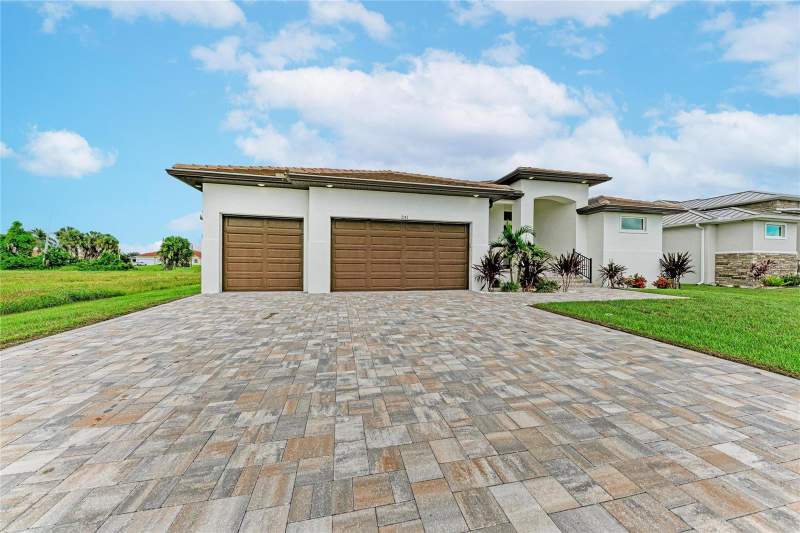 3 bedroom Single Family Residence at 241 Rotonda Boulevard, Rotonda West Pine Valley, Rotonda West — photo 2