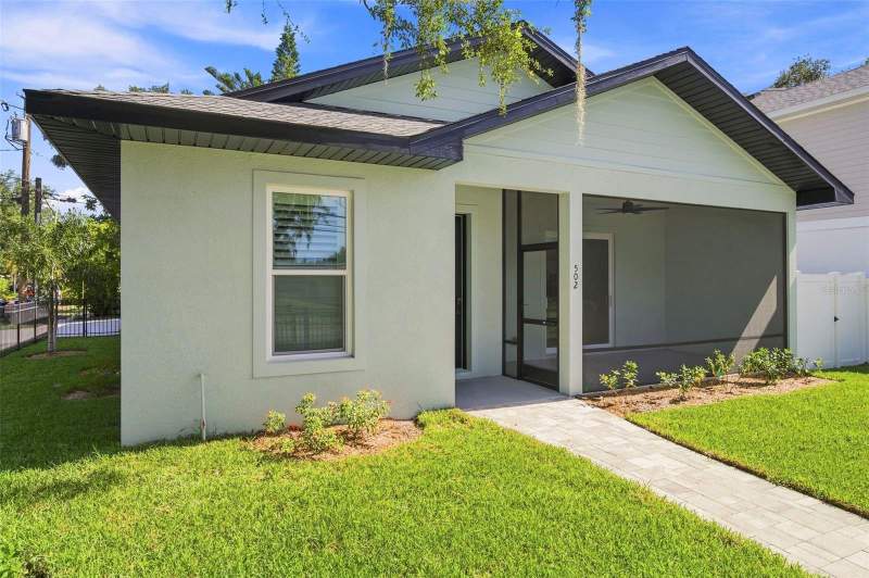 3 bedroom Single Family Residence at 502 Beltrees Street, Highland Park 1st Add, Dunedin — photo 2