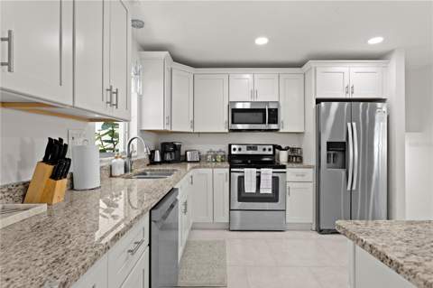 8702 Elmwood Lane, Tampa FL - photo 7 of 55