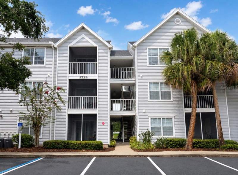 1229 BERMUDA LAKES LANE #206 home for sale in Gables At Lakeside Condo