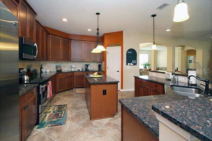 3 bedroom Single Family Residence at 1195 Lattimore Drive, Nottingham At Legends, Clermont — photo 4