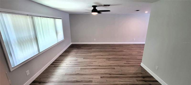 3 bedroom Single Family Residence at 7801 17th Way, Cinnamon Lake - 2nd Pt Rep, St Petersburg — photo 5