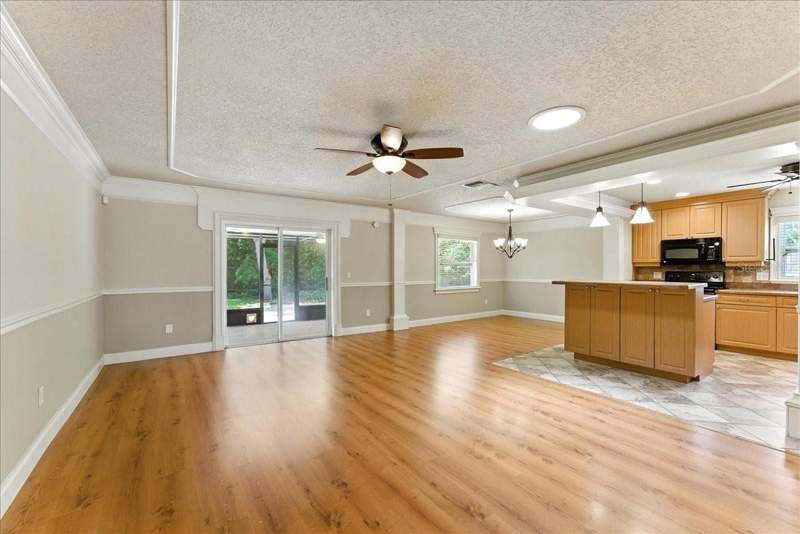 3 bedroom Single Family Residence at 1067 Chokecherry Drive, Oak Forest Unit 2B, Winter Springs — photo 2