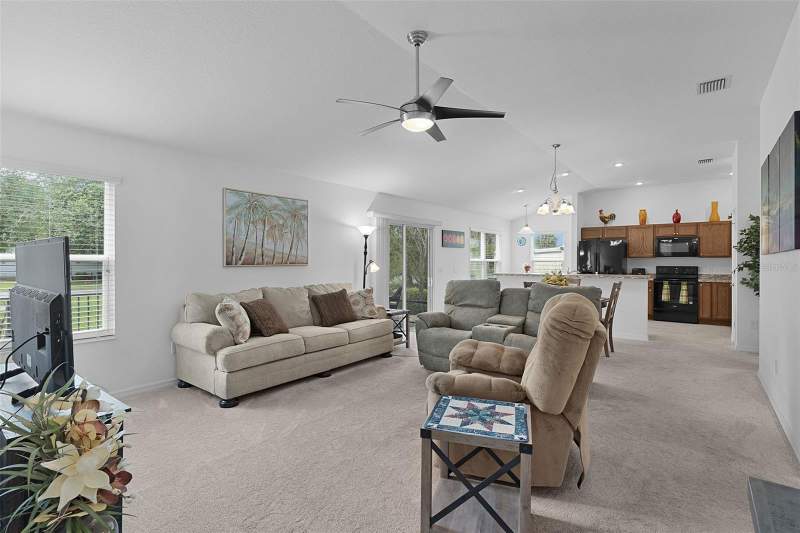 3 bedroom Single Family Residence at 733 Jason Drive, Orange Blossom Gardens Unit 04, The Villages — photo 5
