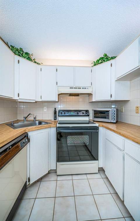 2522 Pine Ridge Way #A2, Palm Harbor FL - photo 10 of 34